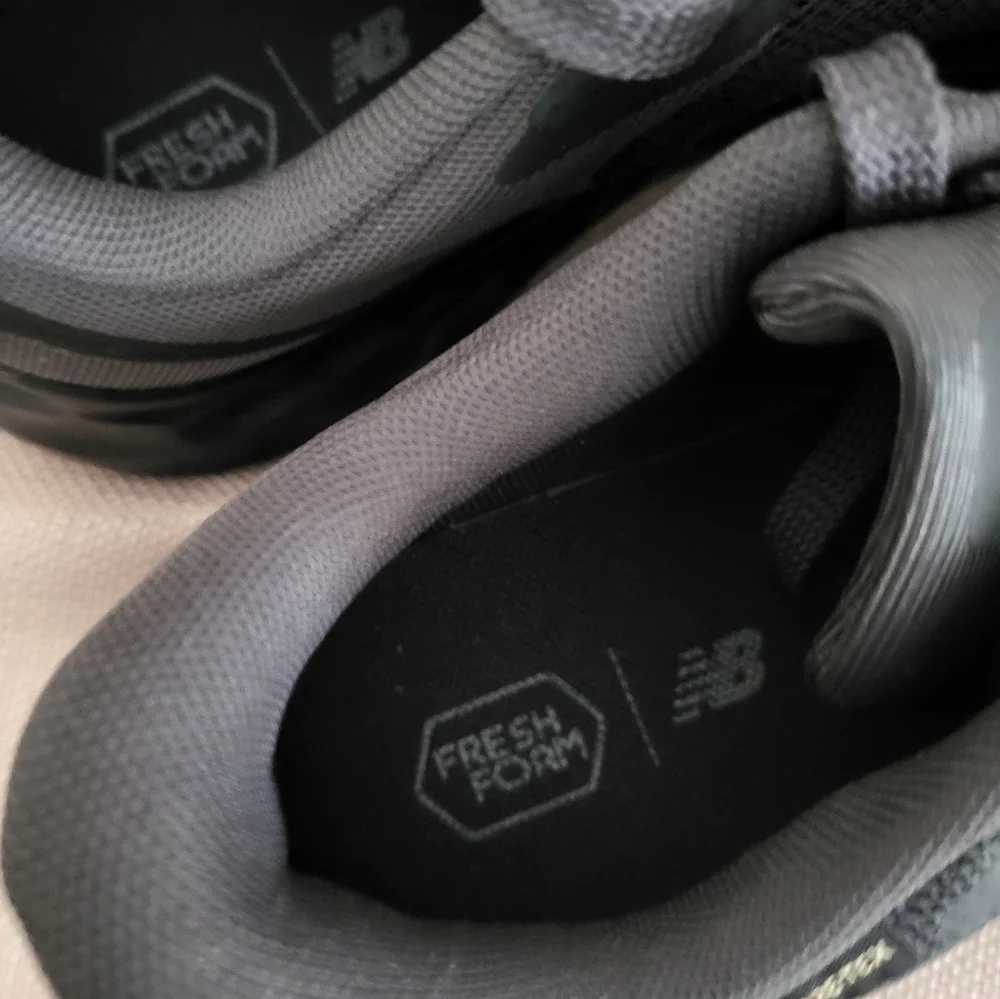 Womem's New Balance Fresh Foam Arishi v4 GORE-TEX Shoes - Picture 14 of 15
